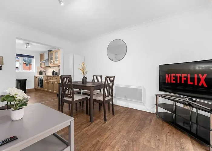 Modern 2 Bed Apartment, Salford Quays, Parking 아파트 *