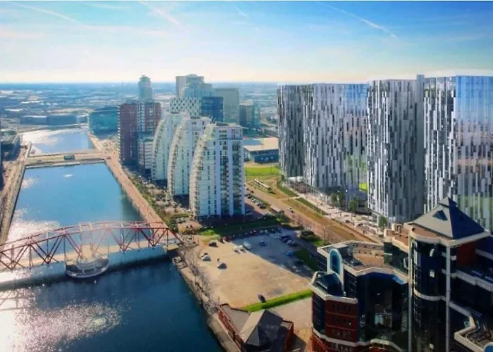 Daire Luxury 2 Bed Apartment, Kingsize Beds, 2 Bathrooms Manchester