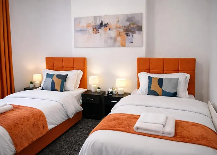 Apartment 4bdr Contractor Hub - Sleeps 7 - Free On Street Parking *