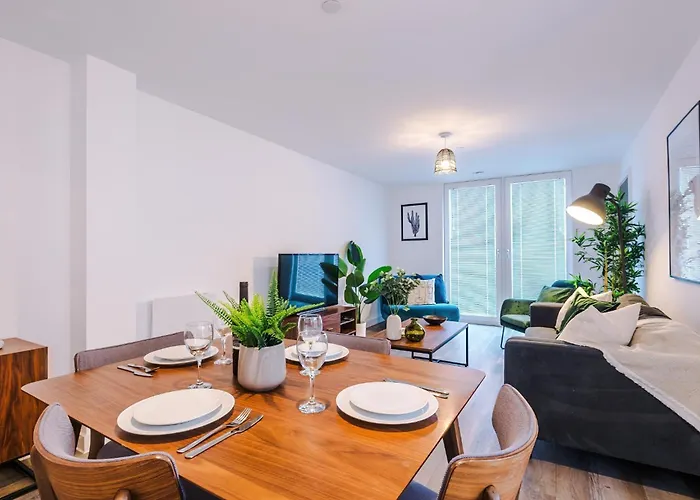 Trafford Loft Modern In * Manchester