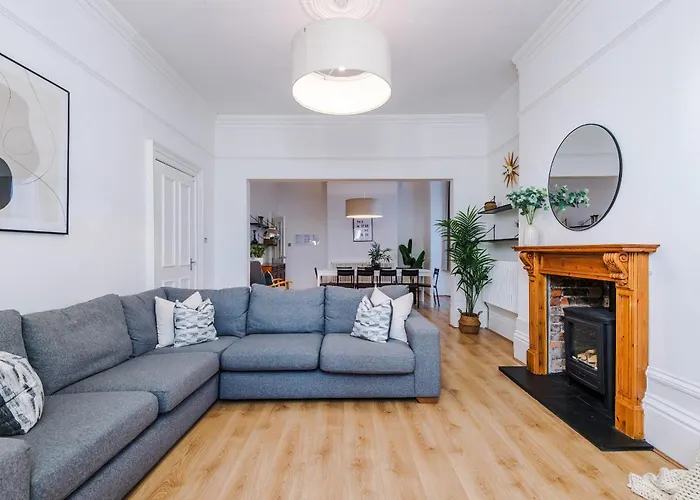 Perfect Getaway At Smedley House * Manchester