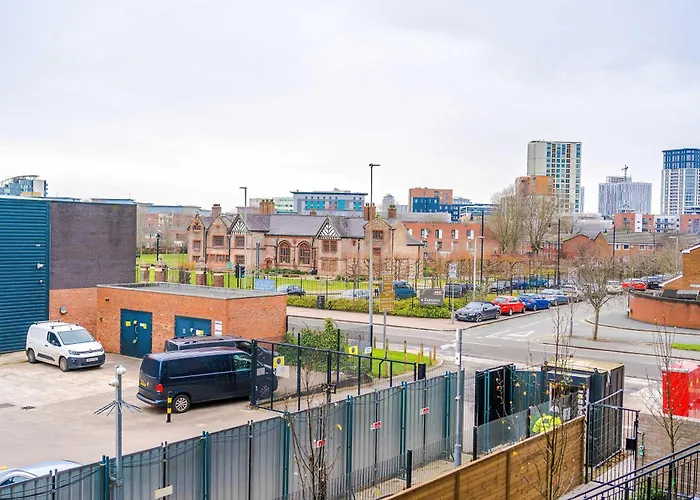 Modern 2br 2ba W Secure Parking Apartment *