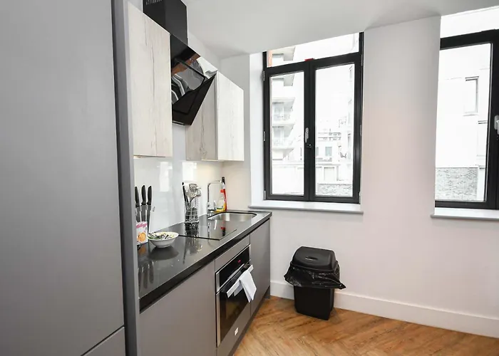 公寓 Convenient 2bed Flat W Security *