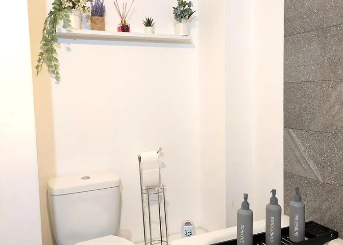 Spacious&modern 2br - Free Parking *