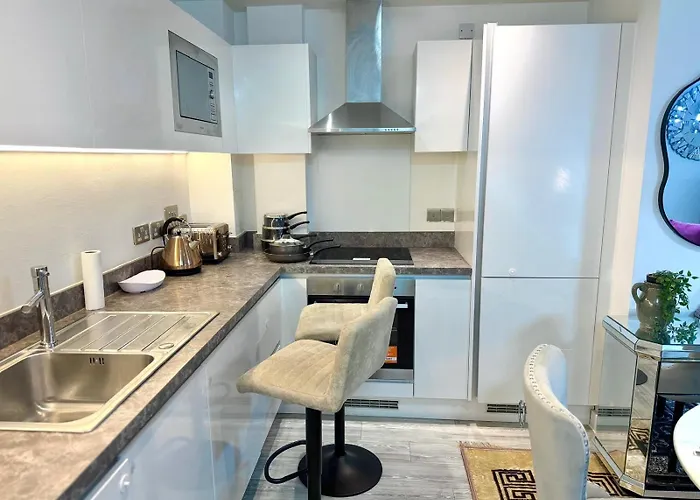 Mega12 Luxury Modern At Centre,2 Bath, 2 Toilets, 2 King Beds,-free Car Park Appartement *