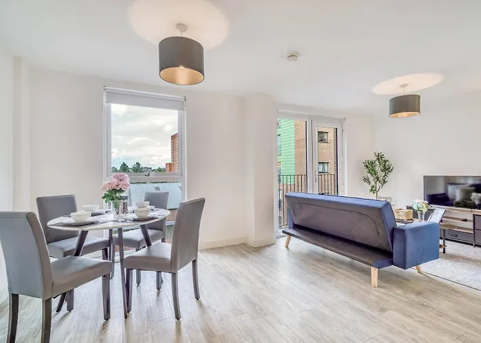 2-bed Modern Salford - Near Centre 公寓 *