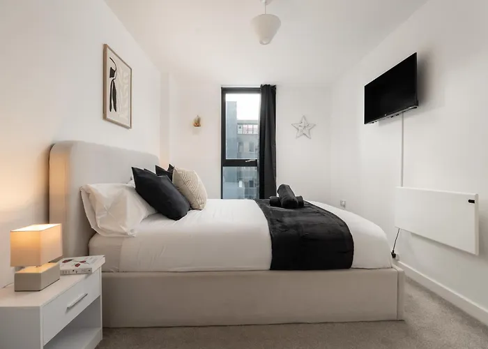 Apartamento 2 Bedroom - Old Trafford - Balcony - Free Parking *