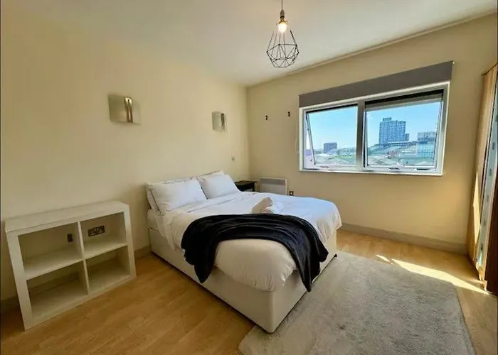 Daire Spacious 2-bed In Centre Manchester