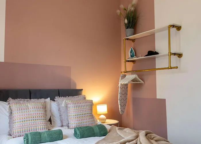 Spacious 2 Bed Near Media And Old Trafford Apartament