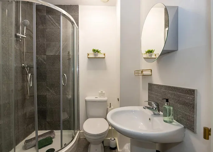 Spacious 2 Bed Near Media And Old Trafford Apartament *