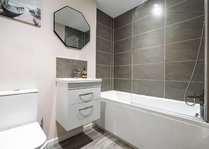 The Haven - 2 Bed Cozy - Sleeps 6 - Private Parking 아파트 *