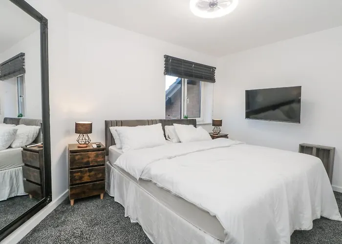 Manchester Apartment *