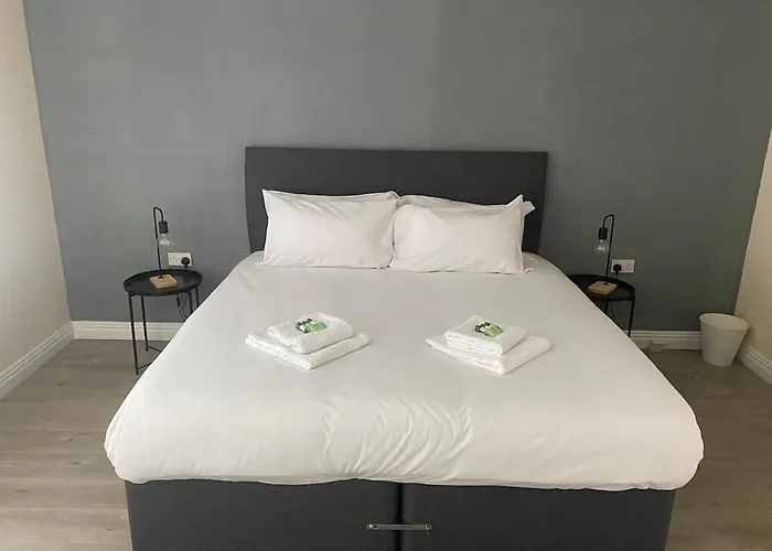 Apartament Spacious Apartment, Steps Away From Heaton Park