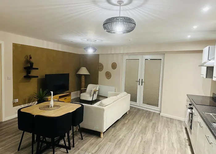 Executive 2 Bed With Free Parking 아파트 *