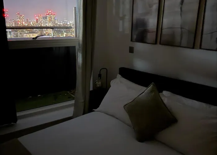 Panoramic Views Elegant 2br, 2 Min To Metro