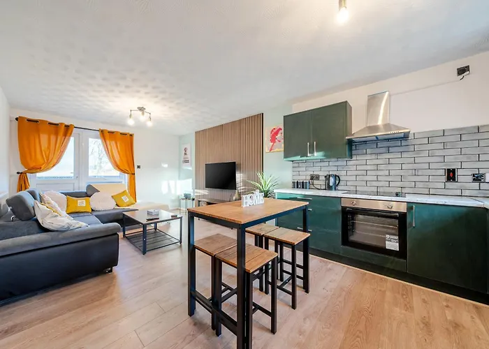 Stylish Urban Escape With Free Parking In *