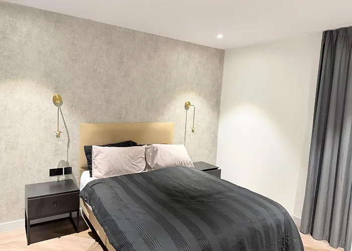 Modern 2br In Piccadilly *