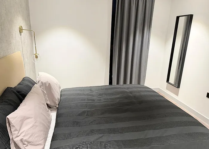 Modern 2br In Piccadilly Manchester
