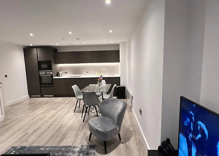Lux Deansgate Multi Story Apartment *