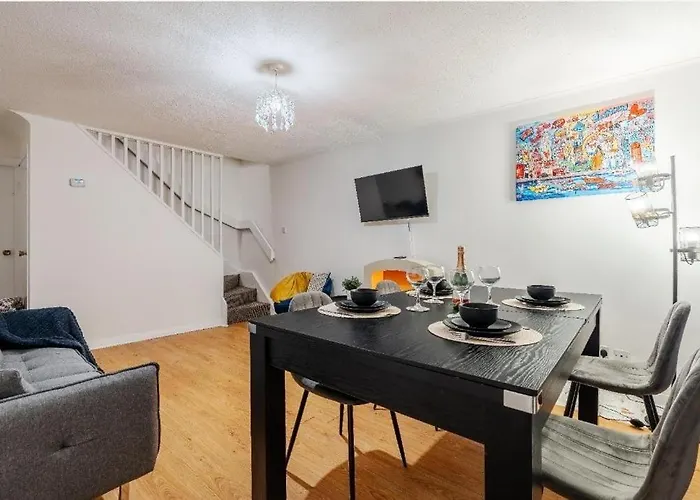 Lavish & Comfy - Contractors And Long - Close To Piccadilly & Etihad - Fast Speed Wi-fi - Sleep 7 *