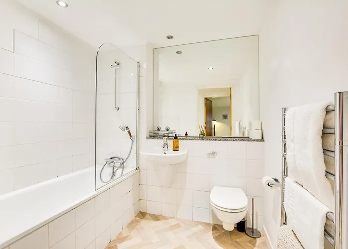 Pinecone - Centre Daire