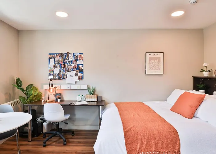 For Students Only - Ladybarn House In Manchester