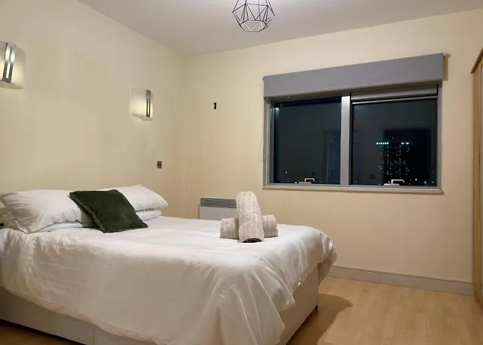 Spacious 2-bed In Centre *