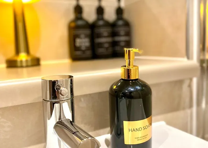 Lux High-rise Two Bed-balcony With Waterside View דירה מנצ'סטר