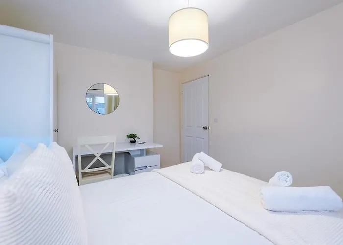 Stylish Lawnswood - Premium 3br For Business Or Work Near Etihad & Centre - Hosted By Parydise * Manchester