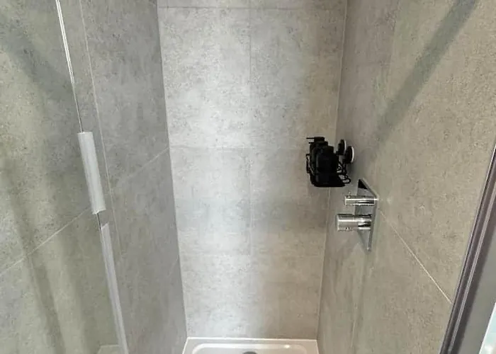 3 Bedroom Penthouse Roof Garden Parking Canal Apartament