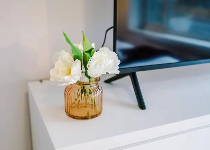 Stylish Home, Sleeps 7, Pool Table, Free Parking, Free Wi-fi, Full Kitchen, Perfect For Groups * Manchester