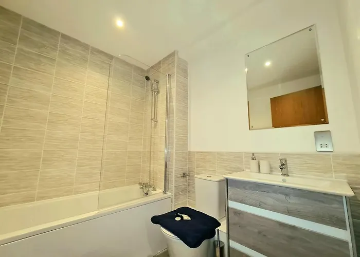 Luxury 2 Bed Apartment, Kingsize Beds, 2 Bathrooms Daire Manchester