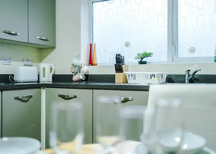 Stylish Lawnswood - Premium 3br For Business Or Work Near Etihad & Centre - Hosted By Parydise Apartment *