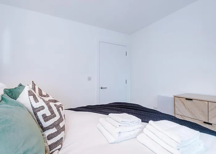 Modern 2br W Secure Parking Salford 公寓 曼彻斯特