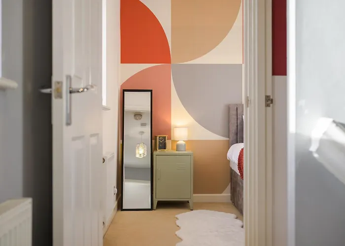 Spacious 3 Bed - Parking, Wi-fi & Garden マンチェスター