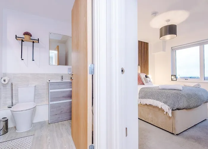 Central, 2 Bedroom, Penthouse Duplex