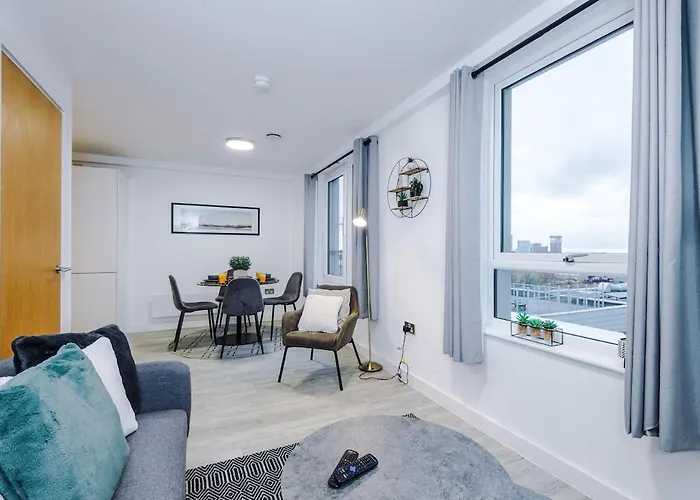 Central, 2 Bedroom, Penthouse Duplex Daire Manchester