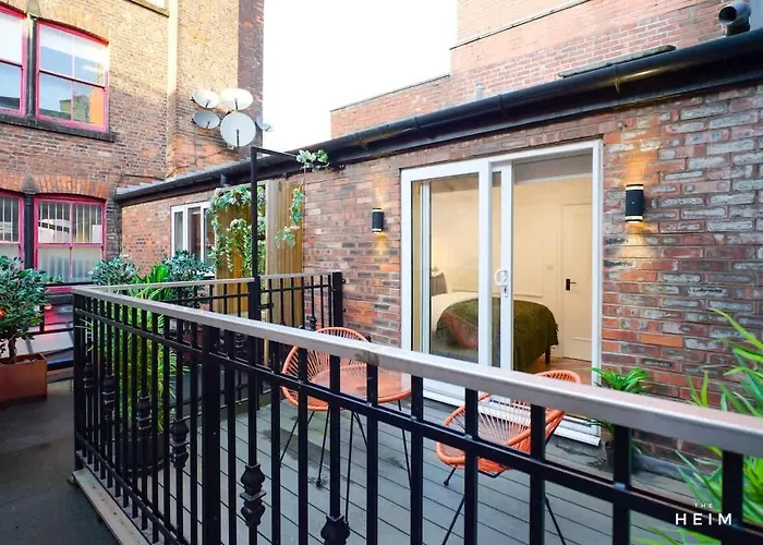 Daire Dyehouse At The Heim *