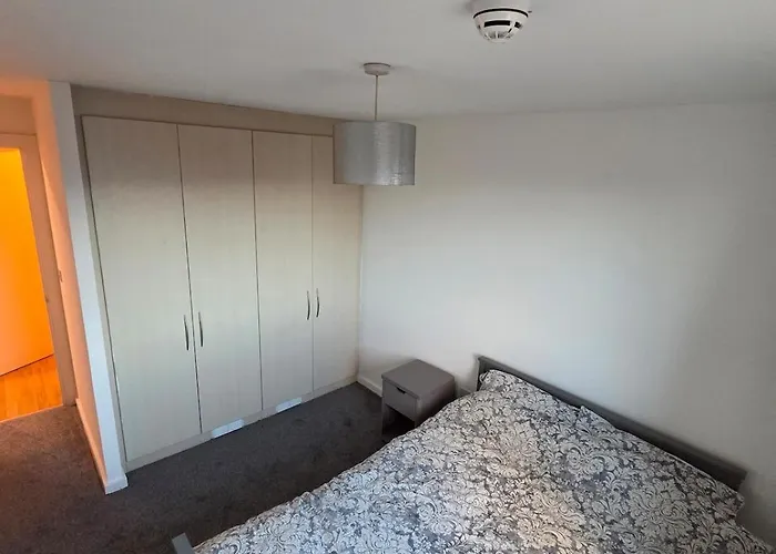 2 Bed 2 Bath Apartment,500 Meter's From Deansgate *