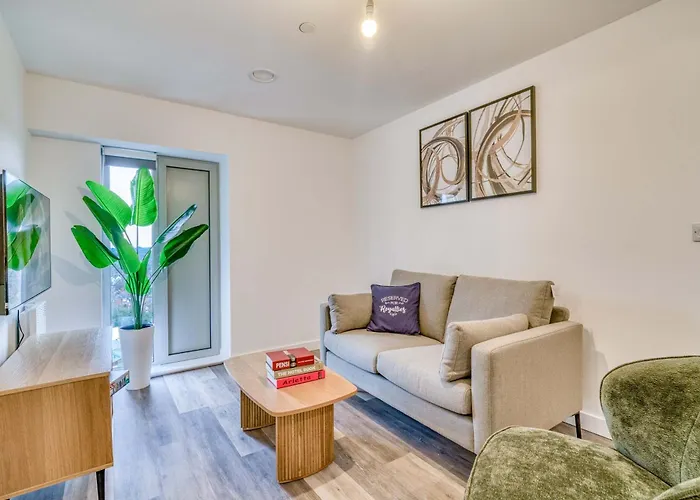 The Trafford Centre - City View - Close To Airport - Sleeps 6 * Манчестер