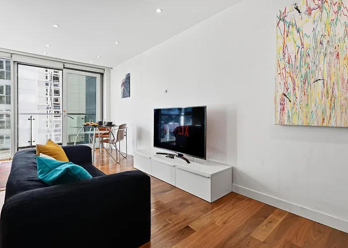 Centre 1b With Free Private Parking & Balcony Appartement *