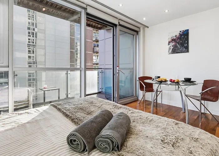 아파트 Centre 1b With Free Private Parking & Balcony