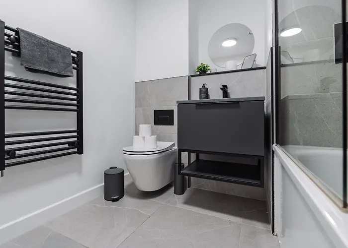 Apartament 2 Bedroom - Old Trafford - Balcony - Free Parking *