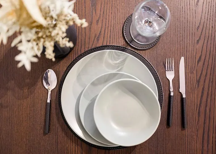 Modern 2 Bed Apartment, Salford Quays, Parking *