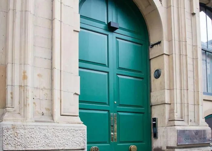 Spacious 3-bed Retreat - Modern & Super Appartement *