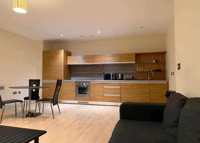 Spacious 2-Bed Apartment In Manchester City Centre