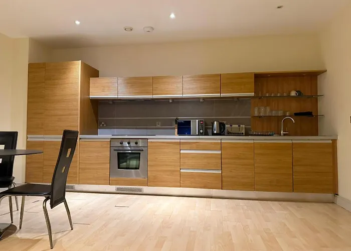 Daire Spacious 2-bed In Centre *