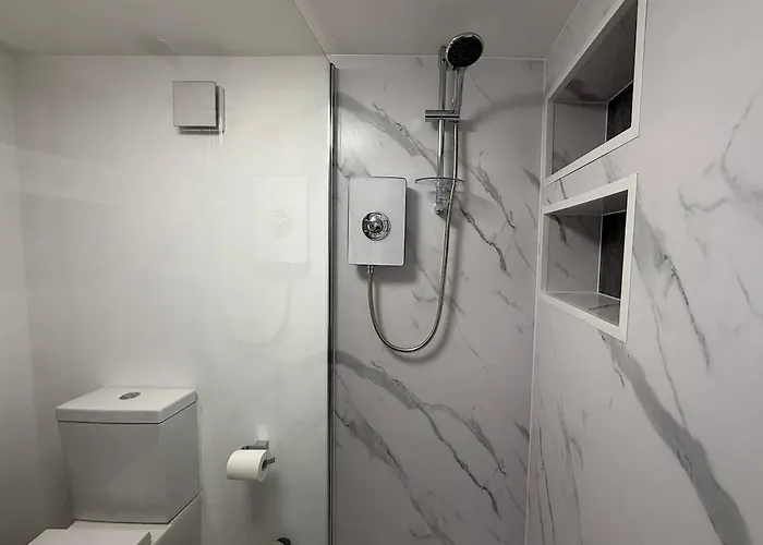 Stylish 1-bed Ideal For 2 Guests شقة