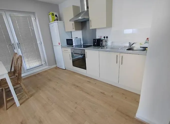 Fresh 2 Bedroom Flat - Center Delta Point