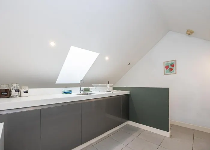 Stylish & Modern 3br - Garden, Parking & Ps5 Appartement Manchester